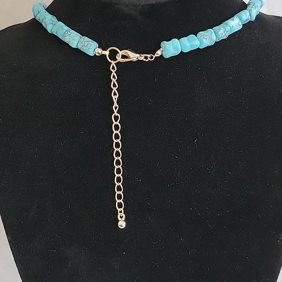 Turquoise Beaded Necklace - Picture 4 of 4
